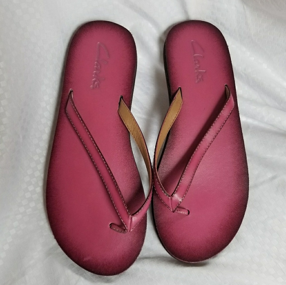 Cute fuchsia leather flip flops
